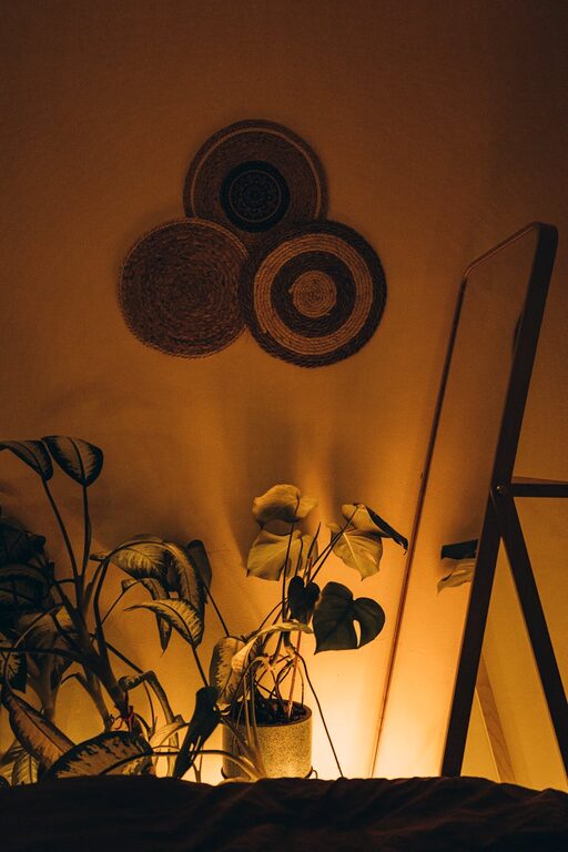 Simple Ways to Create a Cozy and Inviting Home Atmosphere Year-Round